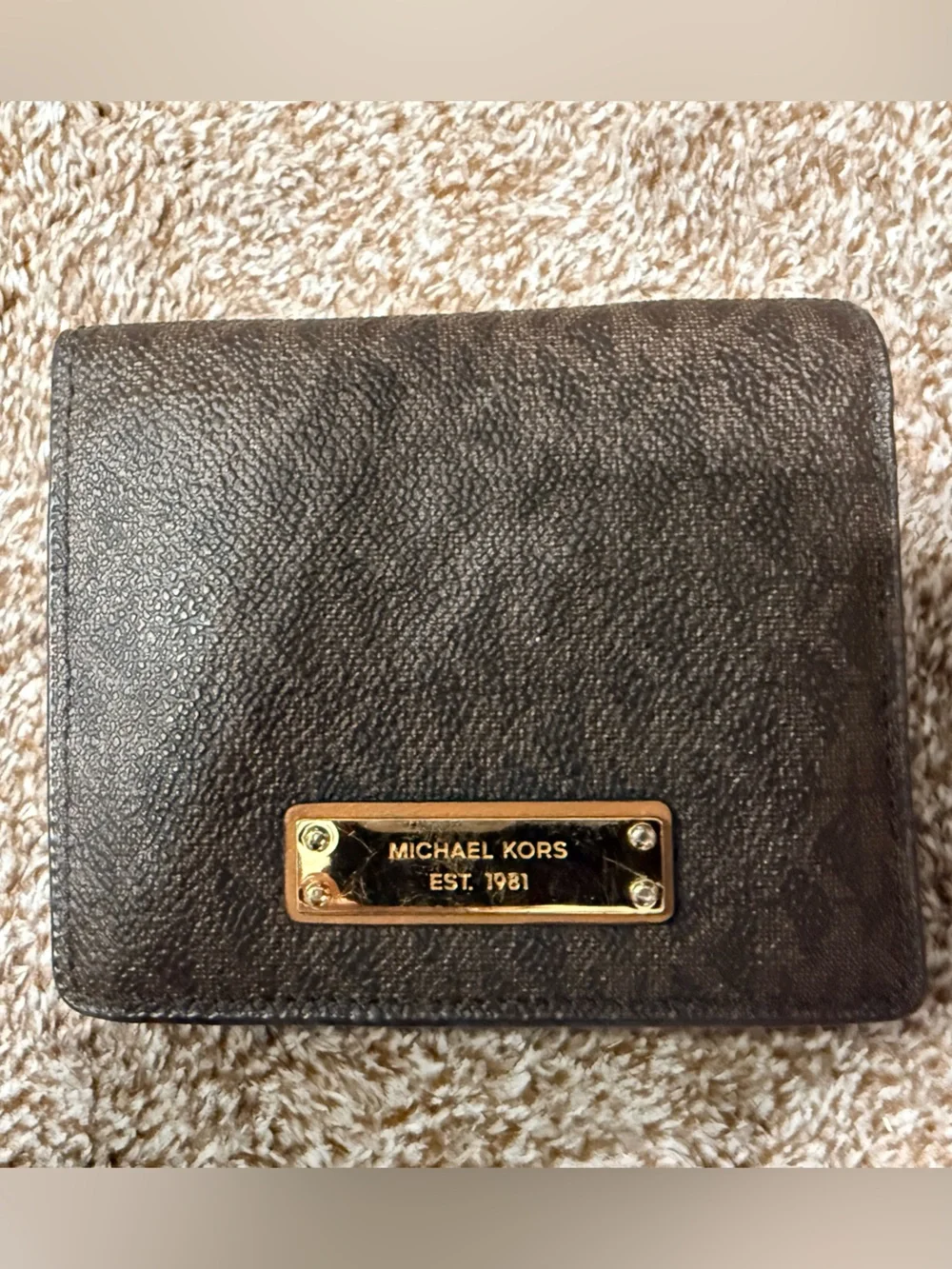 Michael Kors Brown & Tan Ladies Bilfold/Car Holder with Gold Hardware